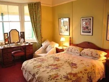 Troutsdale Hotel Scarborough